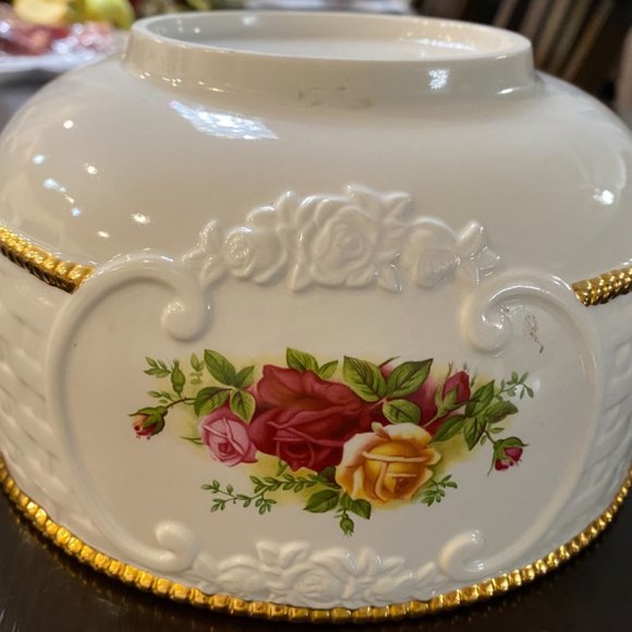 Royal Albert Old Country Rose Basketweave Bowl - Picture 5 of 8